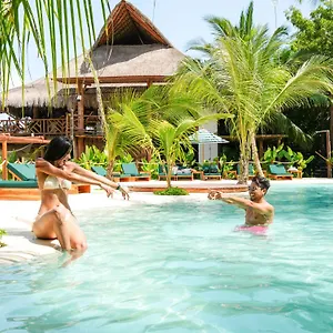 Hotel Aura, Baru